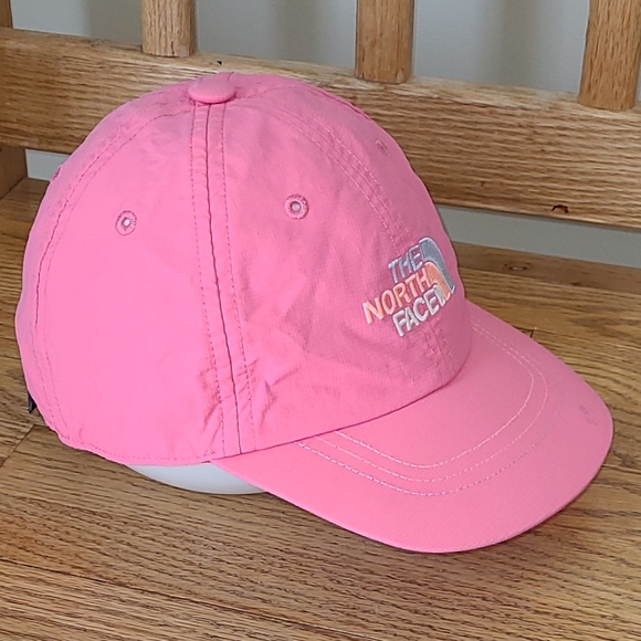 The North Face pink hat - Picture 4 of 5